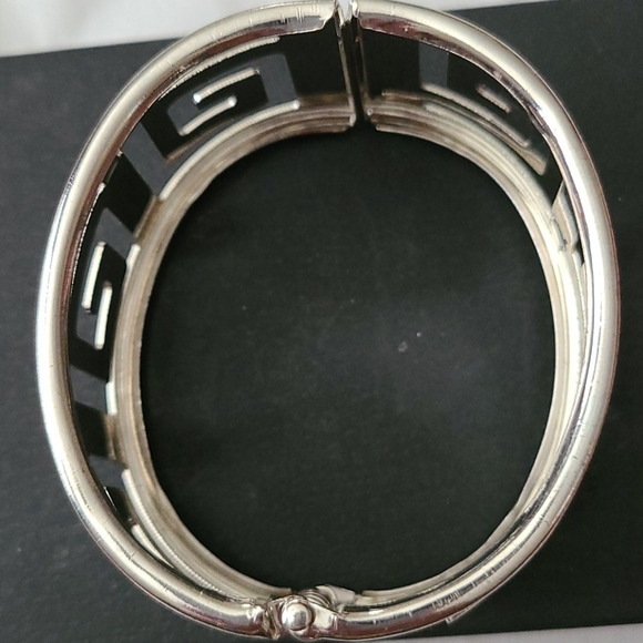 Bangle - Picture 3 of 4